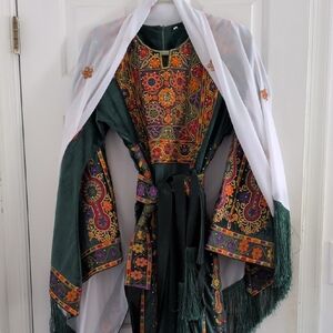 Beautiful Velvet Green Thob With Belt And Veil
